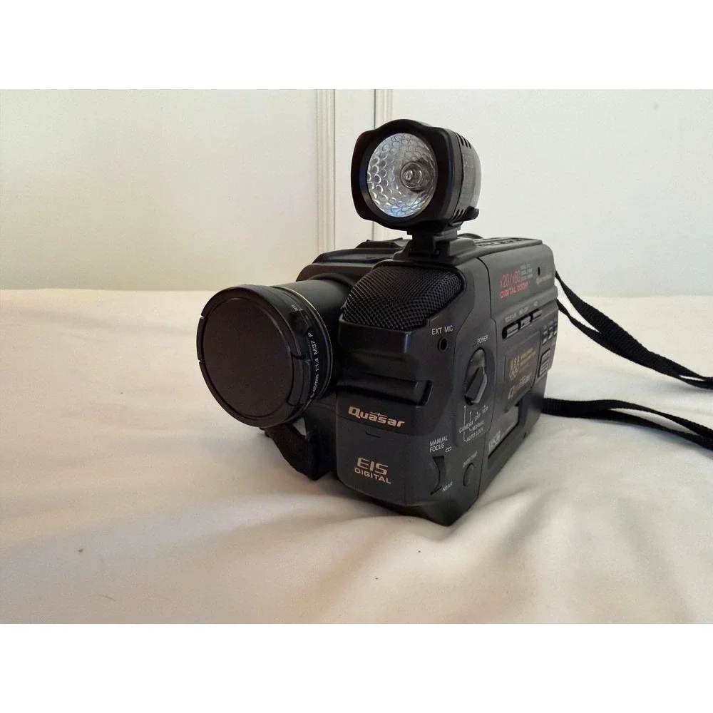 Quasar VM525 QuarterBack VHS-C Camcorder Bundle 80x Digital Zoom EIS Vintage Kit
